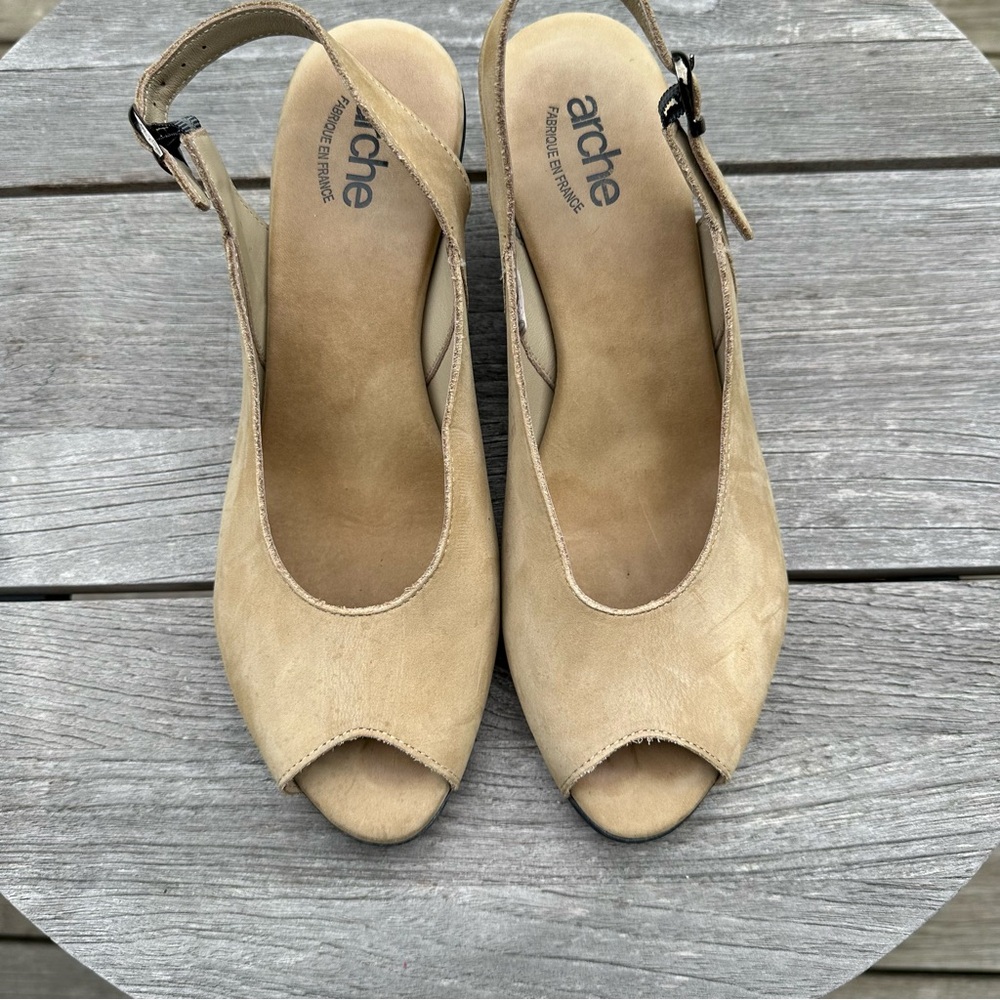 Arche slingback sandals in Beige